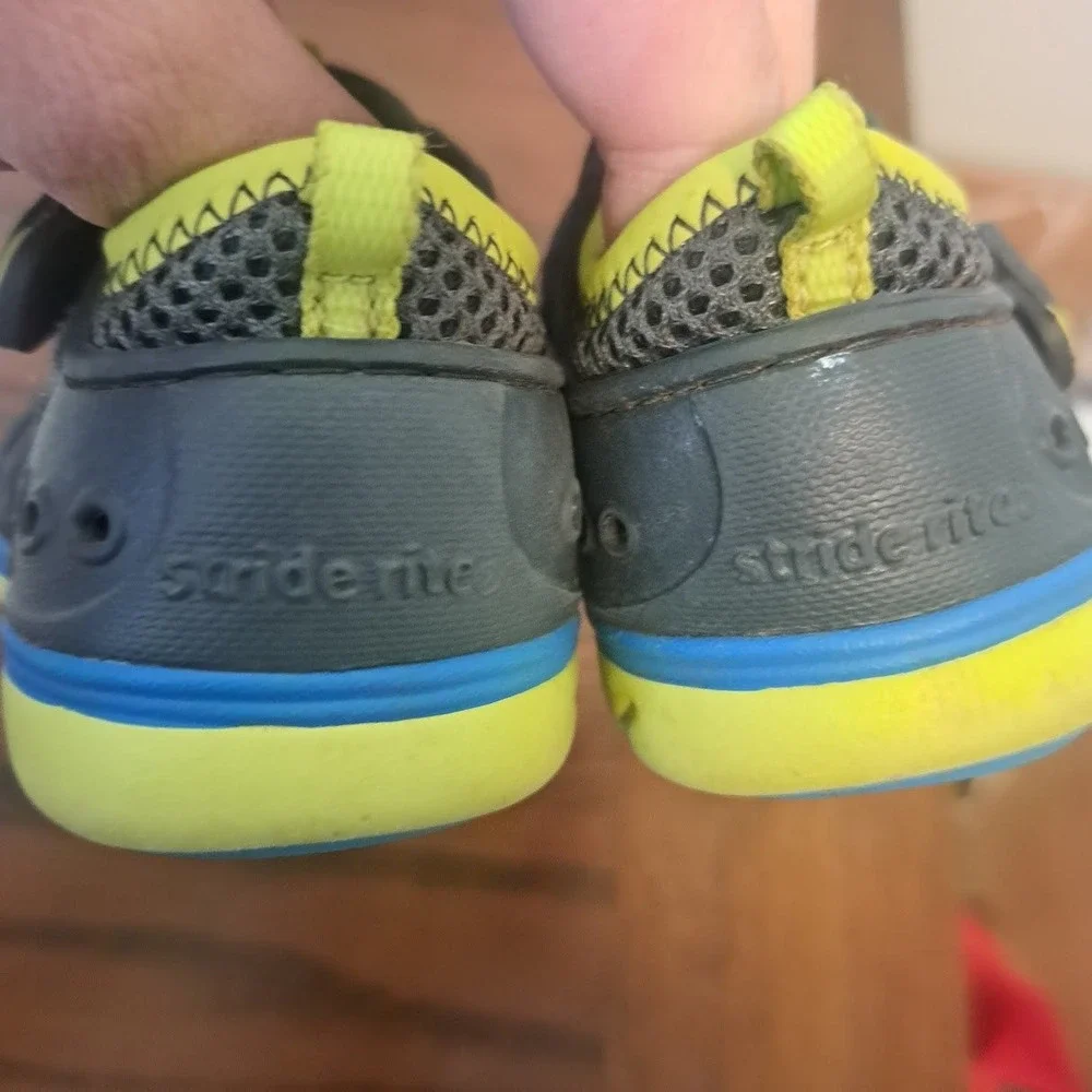 Stride Rite Made 2 Play Phibian Boys Water Shoes Grey Blue Lime Size 4 BB55006